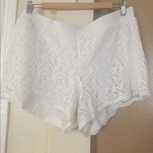 NWT Lilly Pulitzer white Lacie shorts