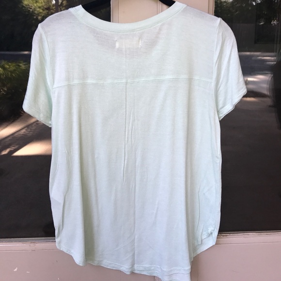 hollister tee - Picture 2 of 2