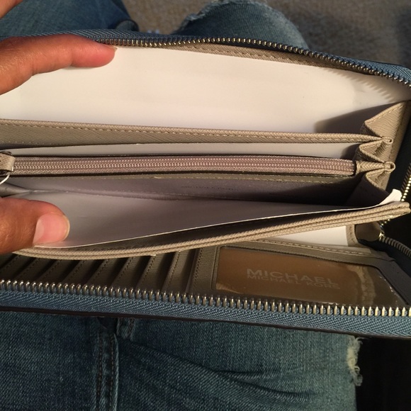 Wallet - Picture 3 of 3