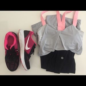 Barely Used Nike Runners! 🏃🏻