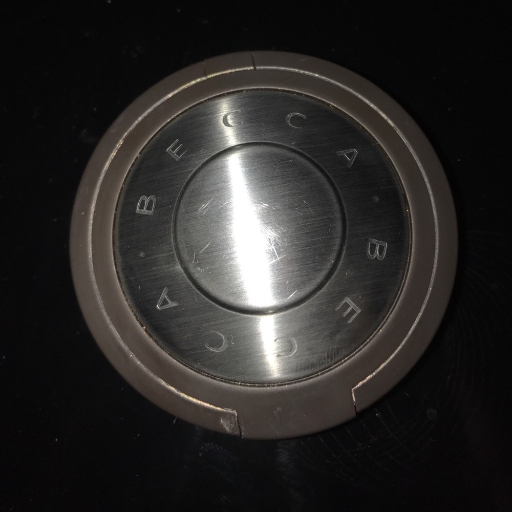 Becca cream highlighter