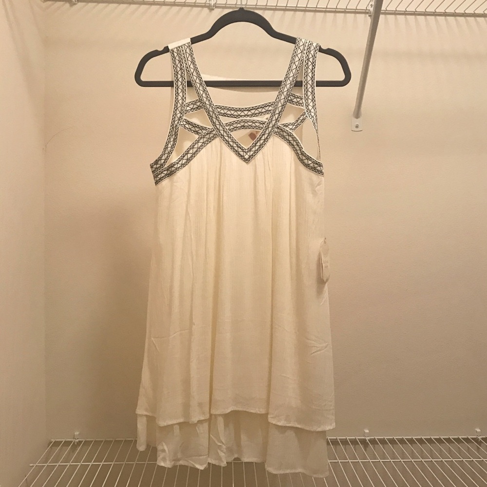 NWT Ivory/Navy Dress Size Large