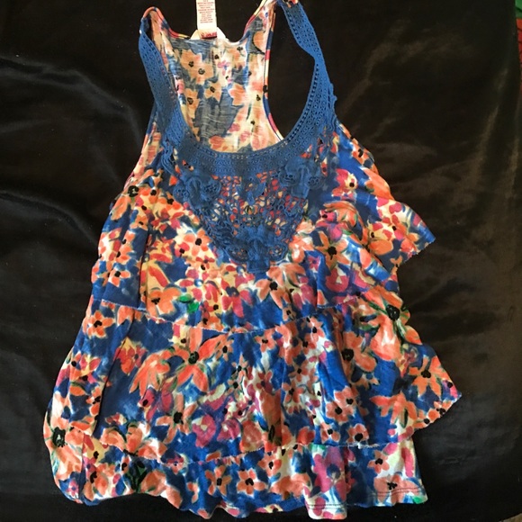 Embroidered tank - Picture 1 of 2