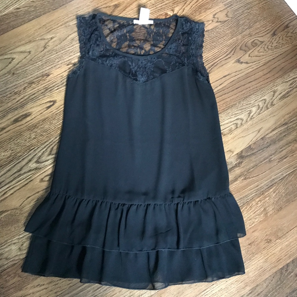 Lace and ruffle tunic