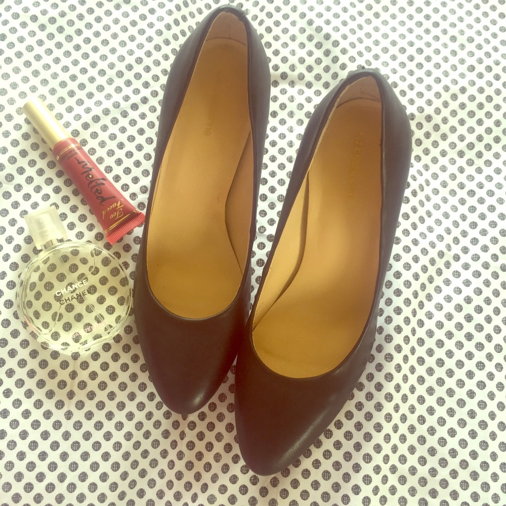 Liz Claiborne black pumps