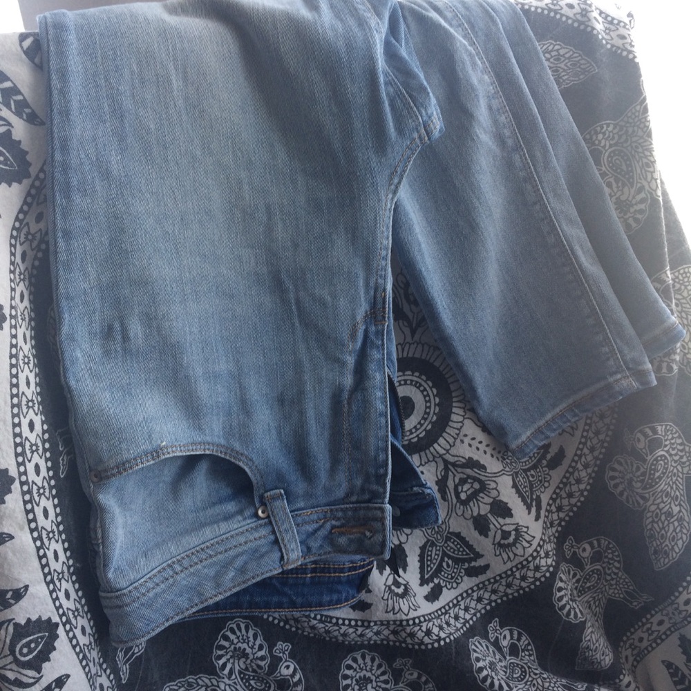 High waisted jeans