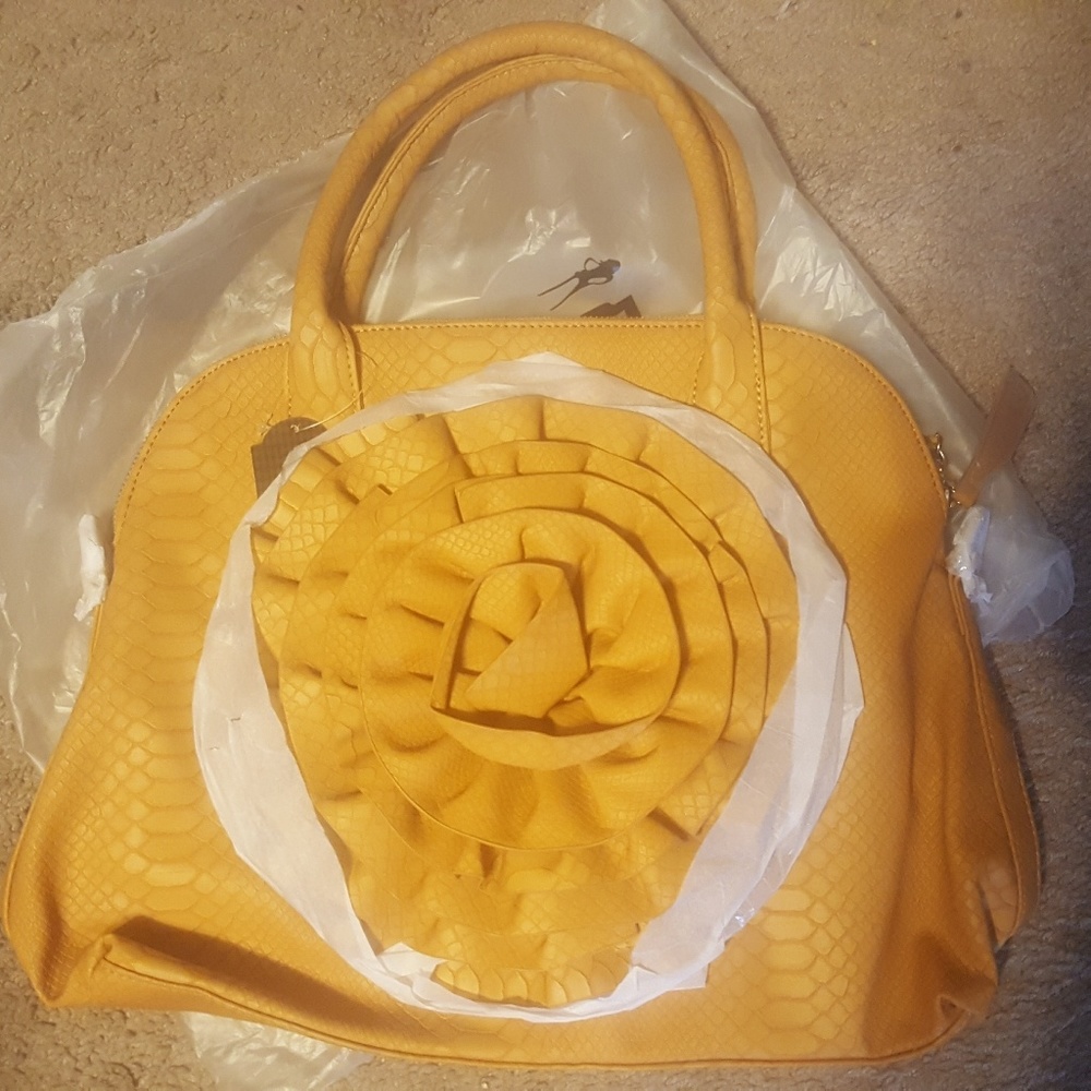 Purses - Picture 2 of 4