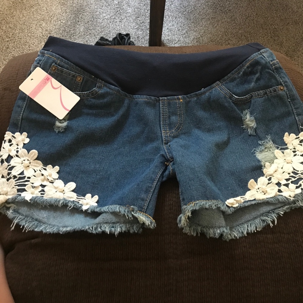 Maternity shorts