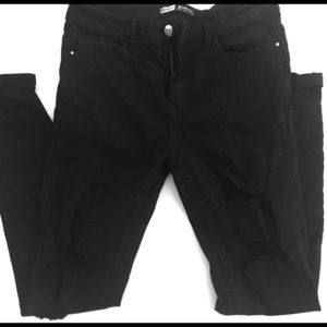 ✨French ripped black skinny jeans 👖✨