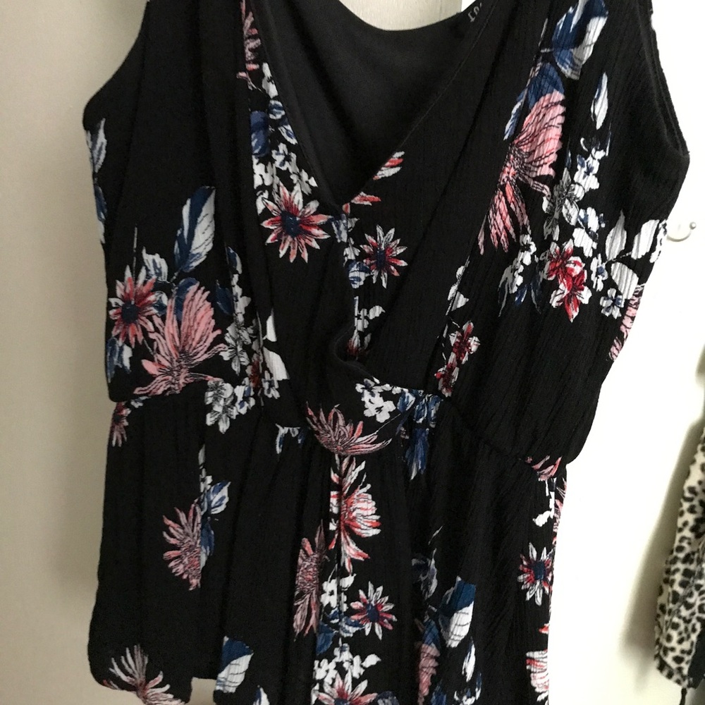 Sade black floral top - Picture 3 of 5