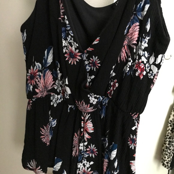 Sade black floral top - Picture 3 of 5