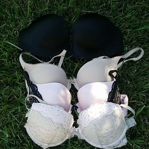4 victorias secret 36B bras