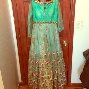 Worn once sister wedding