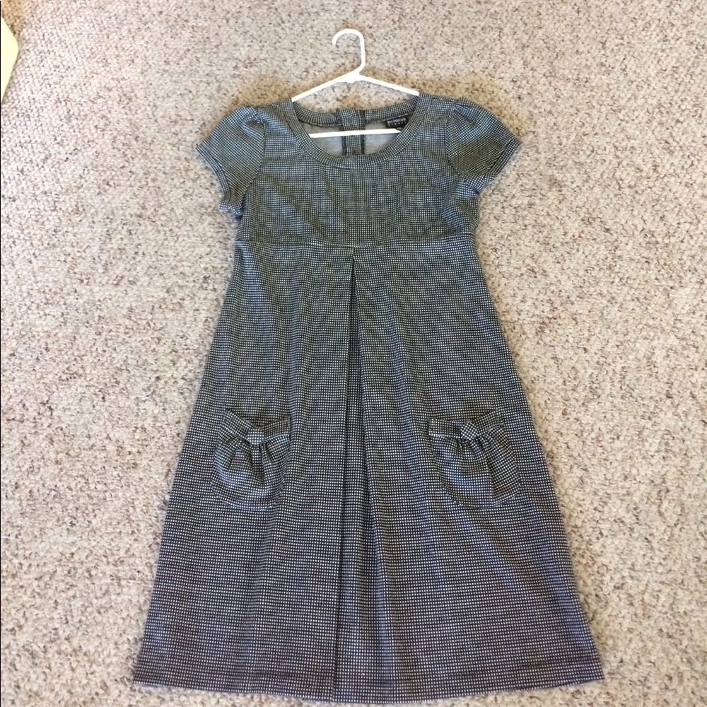Women's dress black and white pattern