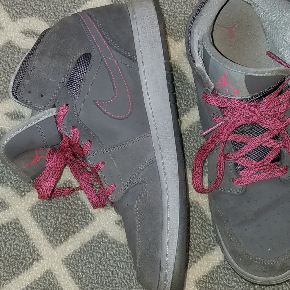 Grey Jordan flights