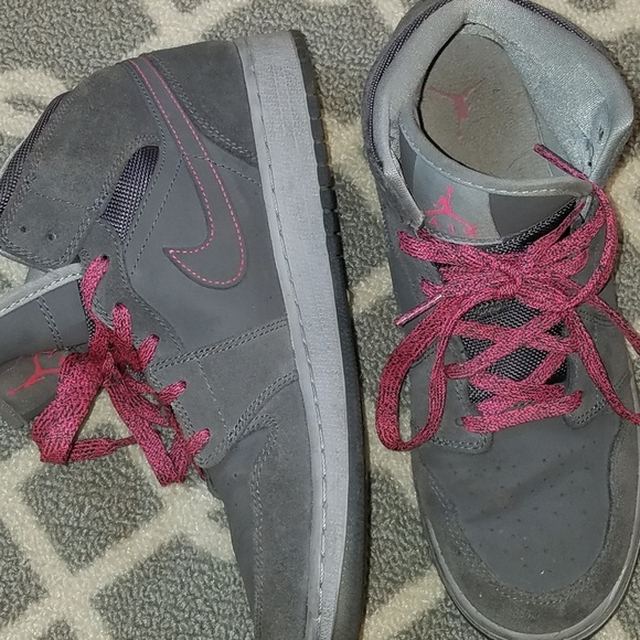 Grey Jordan flights - Picture 2 of 3