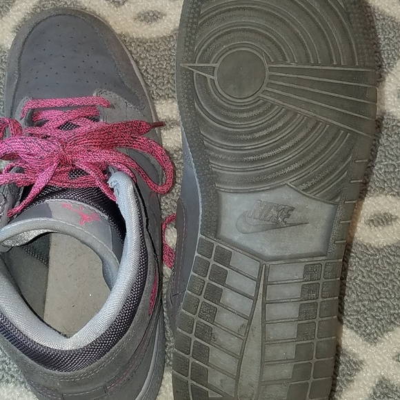 Grey Jordan flights - Picture 3 of 3