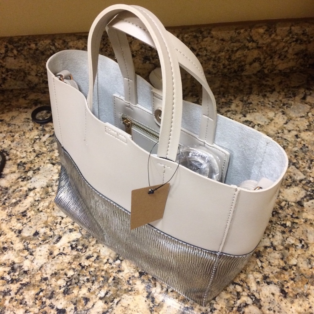 Street Level Colorblock Faux Leather Tote - Picture 2 of 7