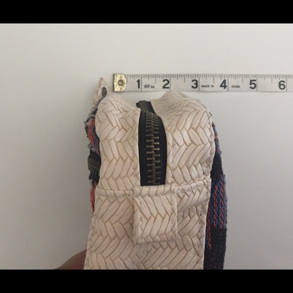 Free People Makeup Bag 🌸✨ - Picture 3 of 5