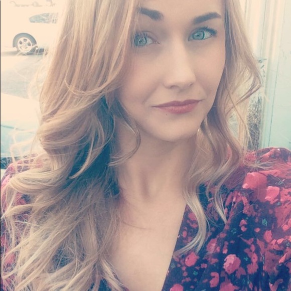 Meet your posher, Tiffany. - Picture 5 of 5