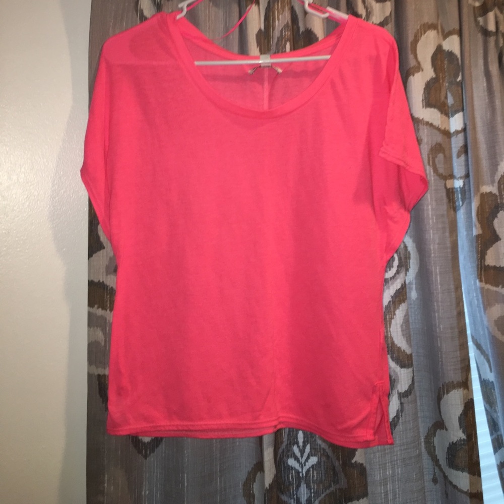 AE Outfitters Bright Pink Comfy Tee Shirt