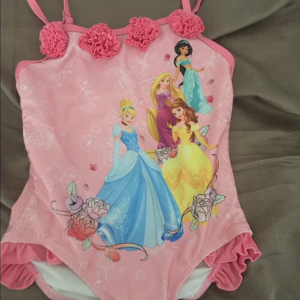 Disney Princess bathing suit 👙
