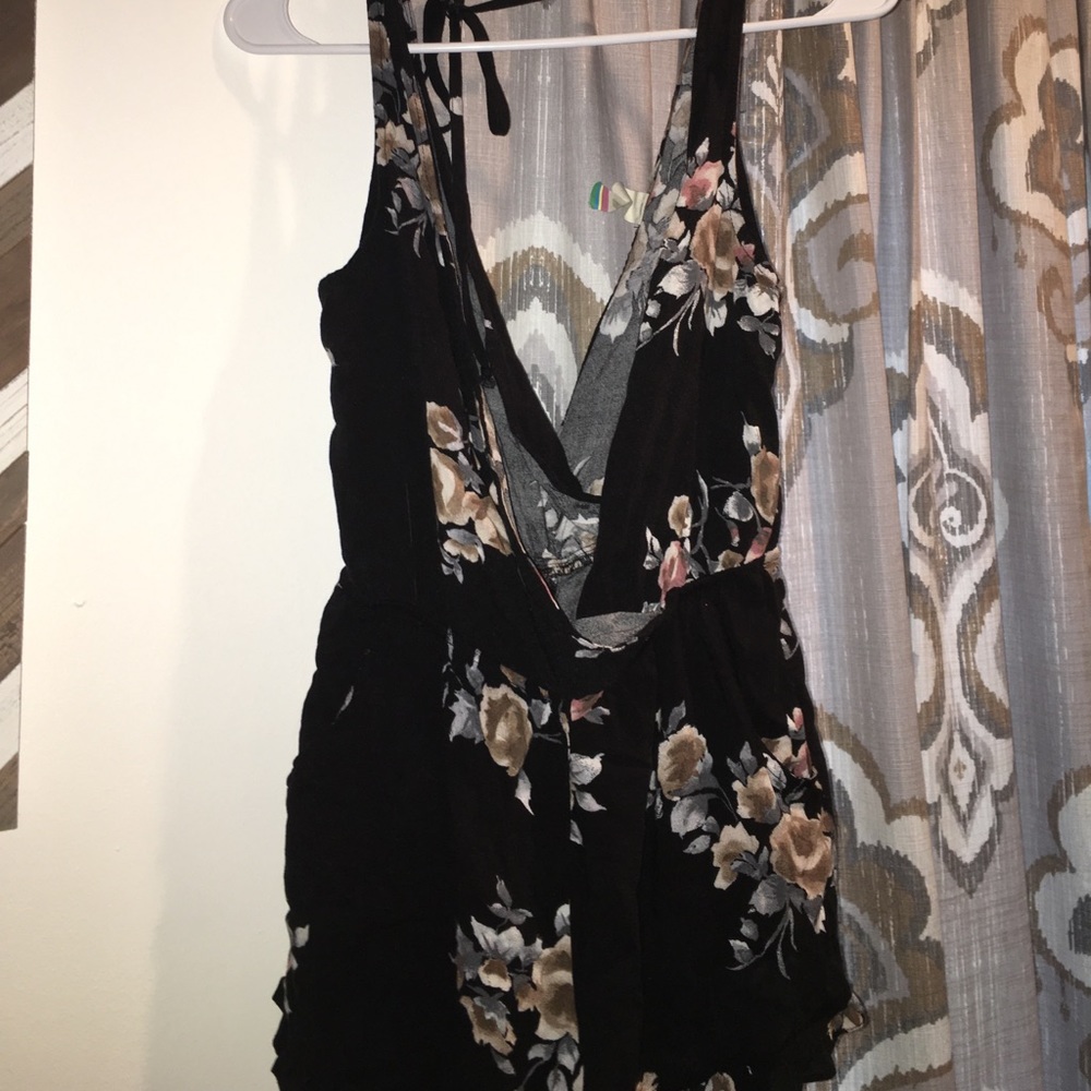 Black Floral Criss Cross Romper With Pockets