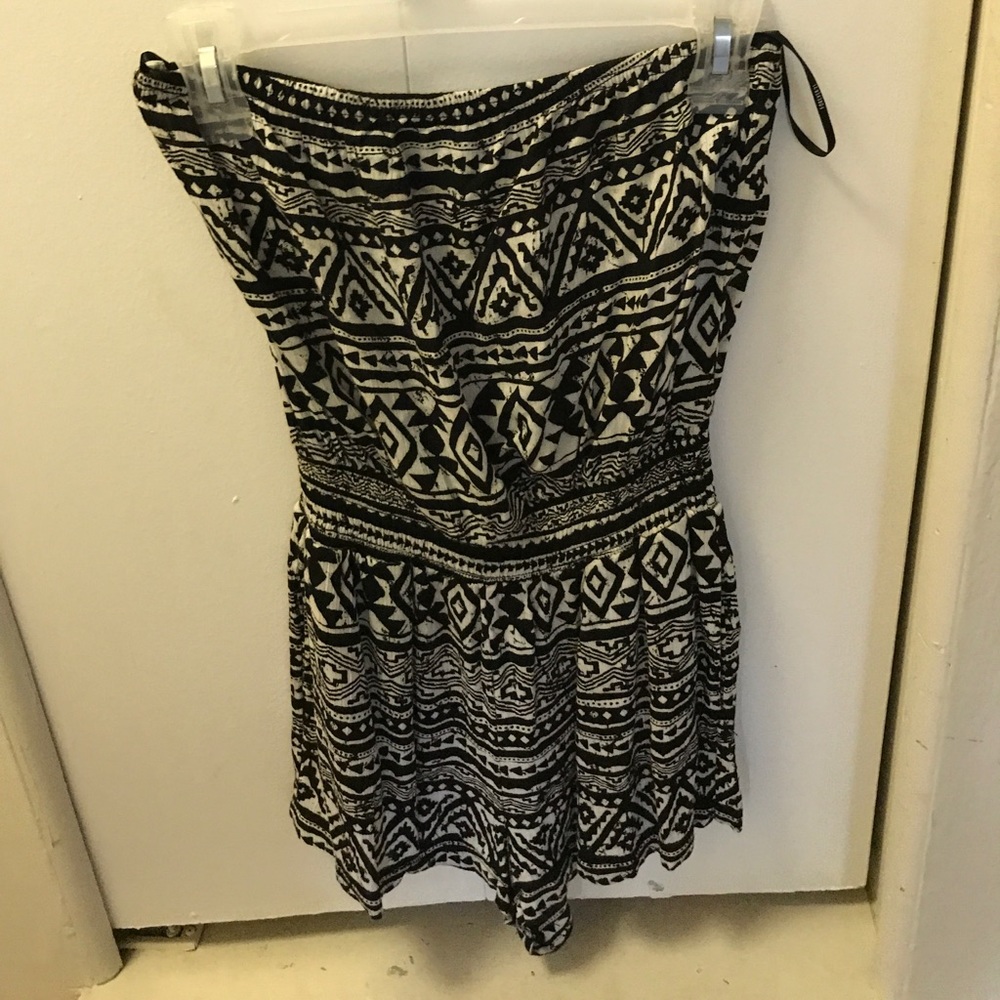 Strapless tribal romper
