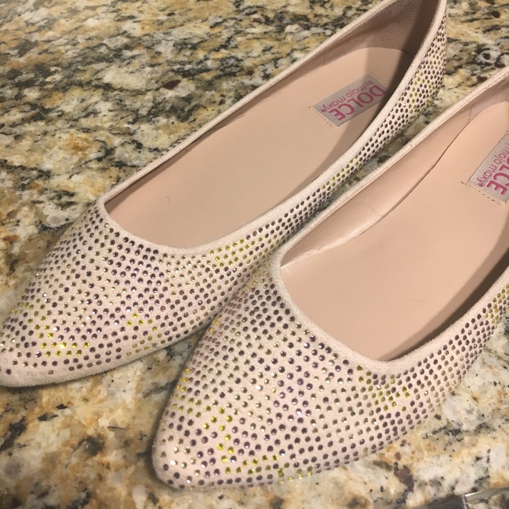 Super fun bedazzled ballet flats! Size 9
