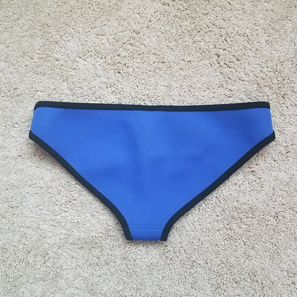 Triangl Bottom S - Picture 2 of 3