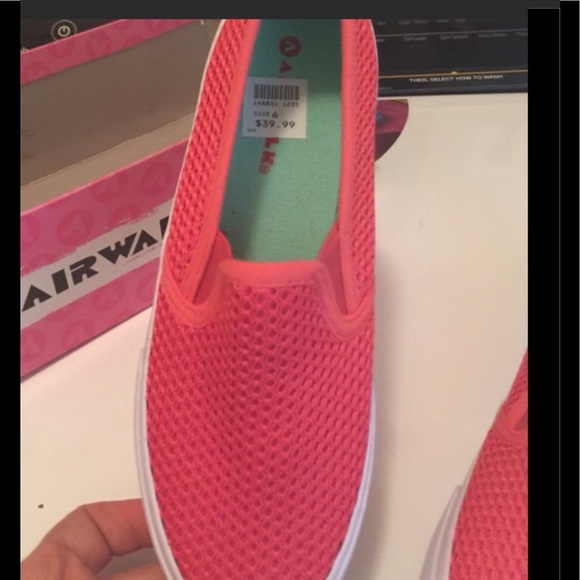 New gorgeous Coral color flat size 6 - Picture 2 of 4