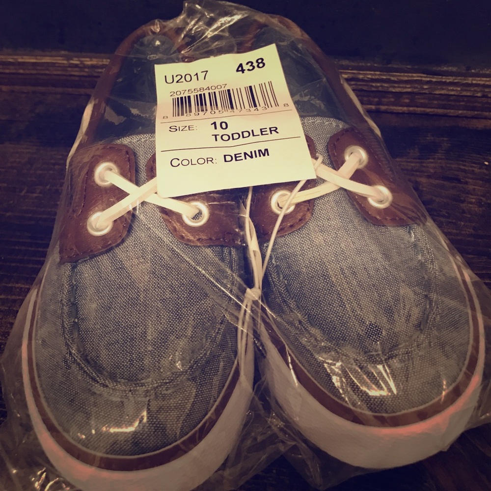 BNWT. Size 10 toddler shoes