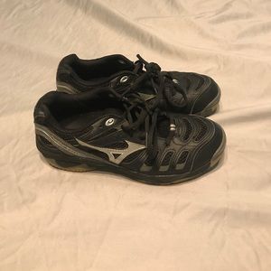 Women's Mizuno volleyball shoes