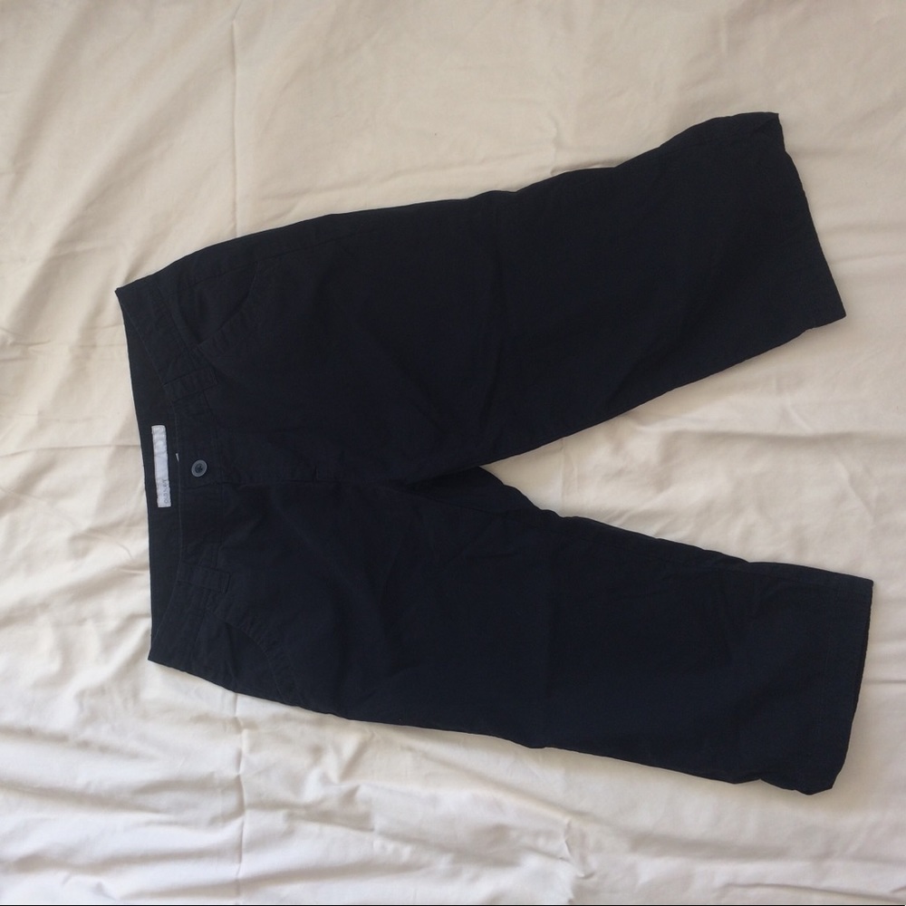 Black capris