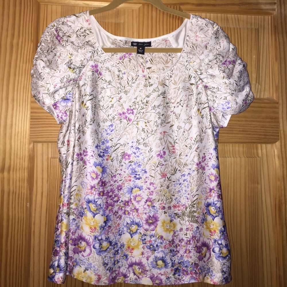 Floral silky feel shoulder fitted blouse