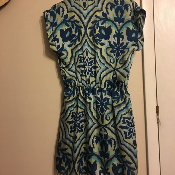 Casual dress - Picture 2 of 3