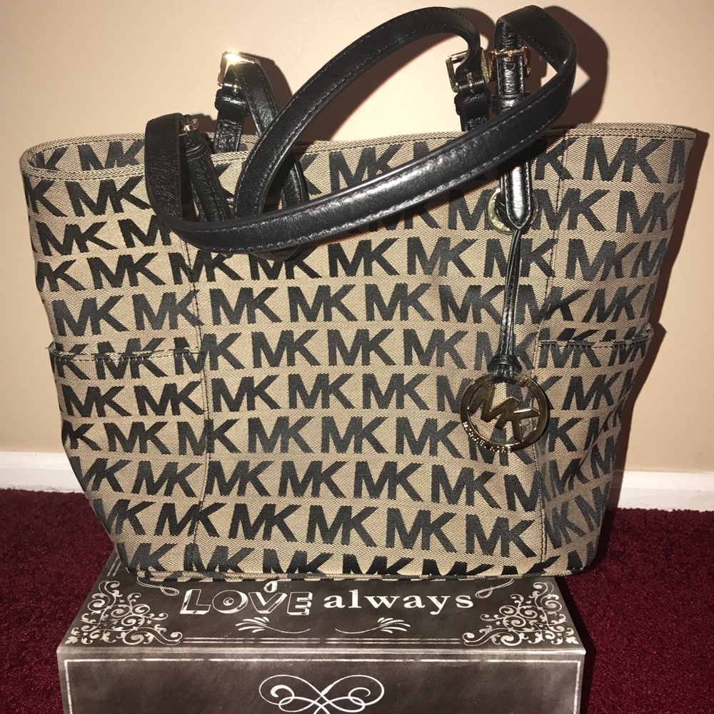 Michael Kors Signature Tote✨