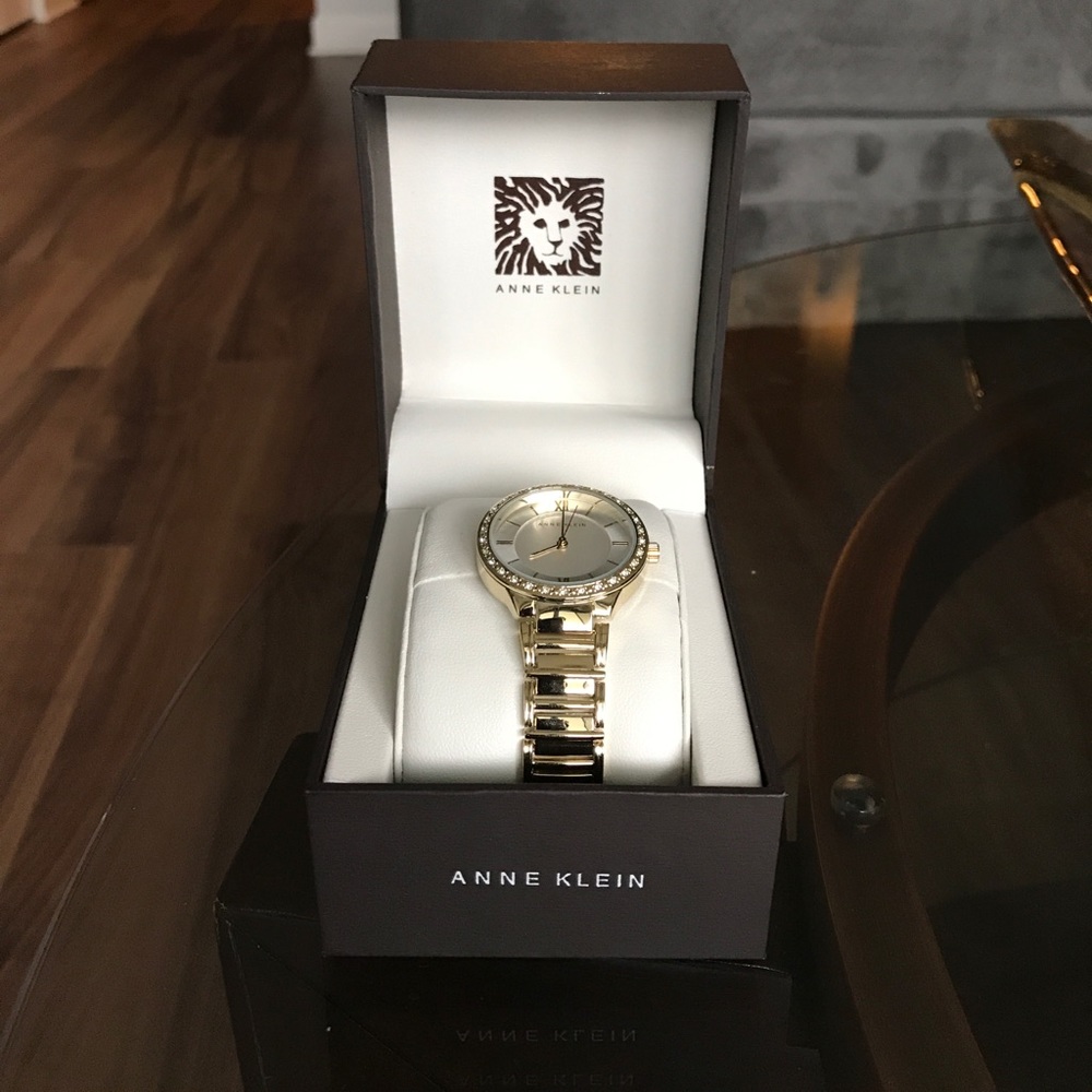 SOLD! ANNE KLEIN Gold Tone Bracelet Watch - Picture 2 of 6