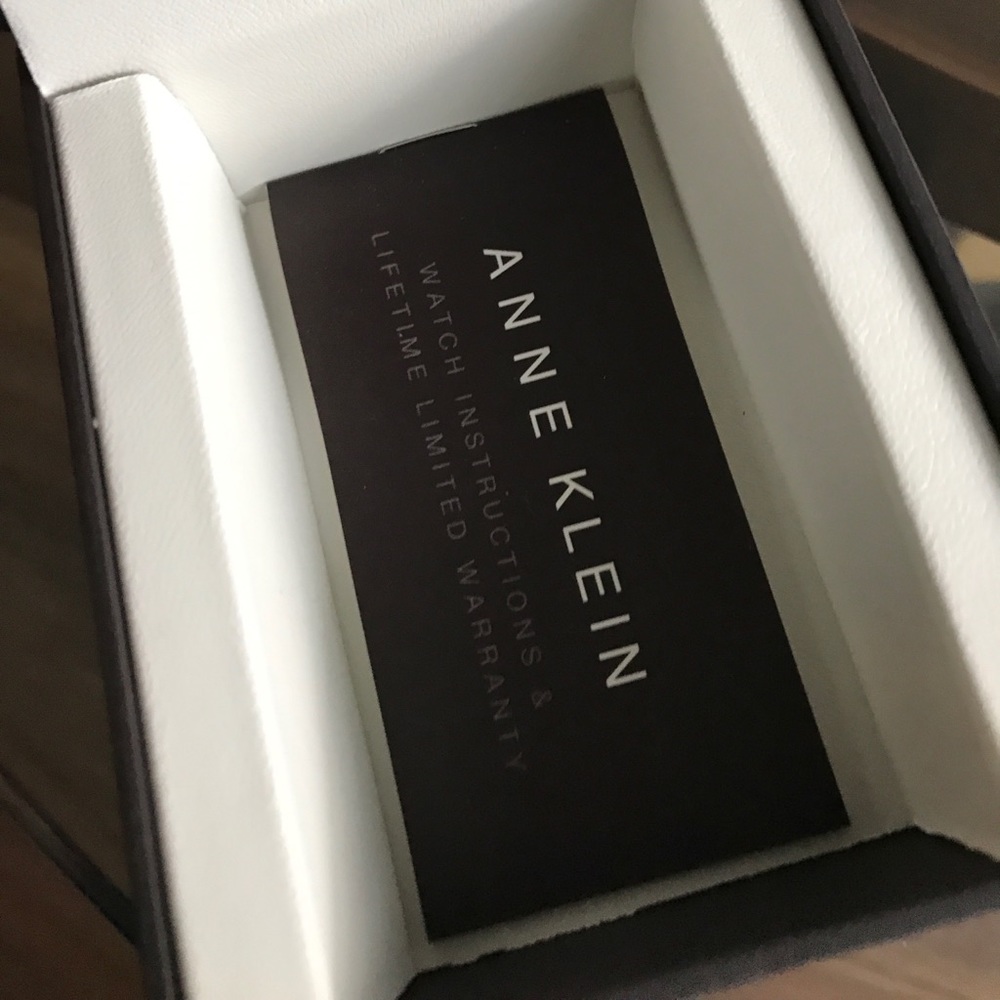 SOLD! ANNE KLEIN Gold Tone Bracelet Watch - Picture 4 of 6