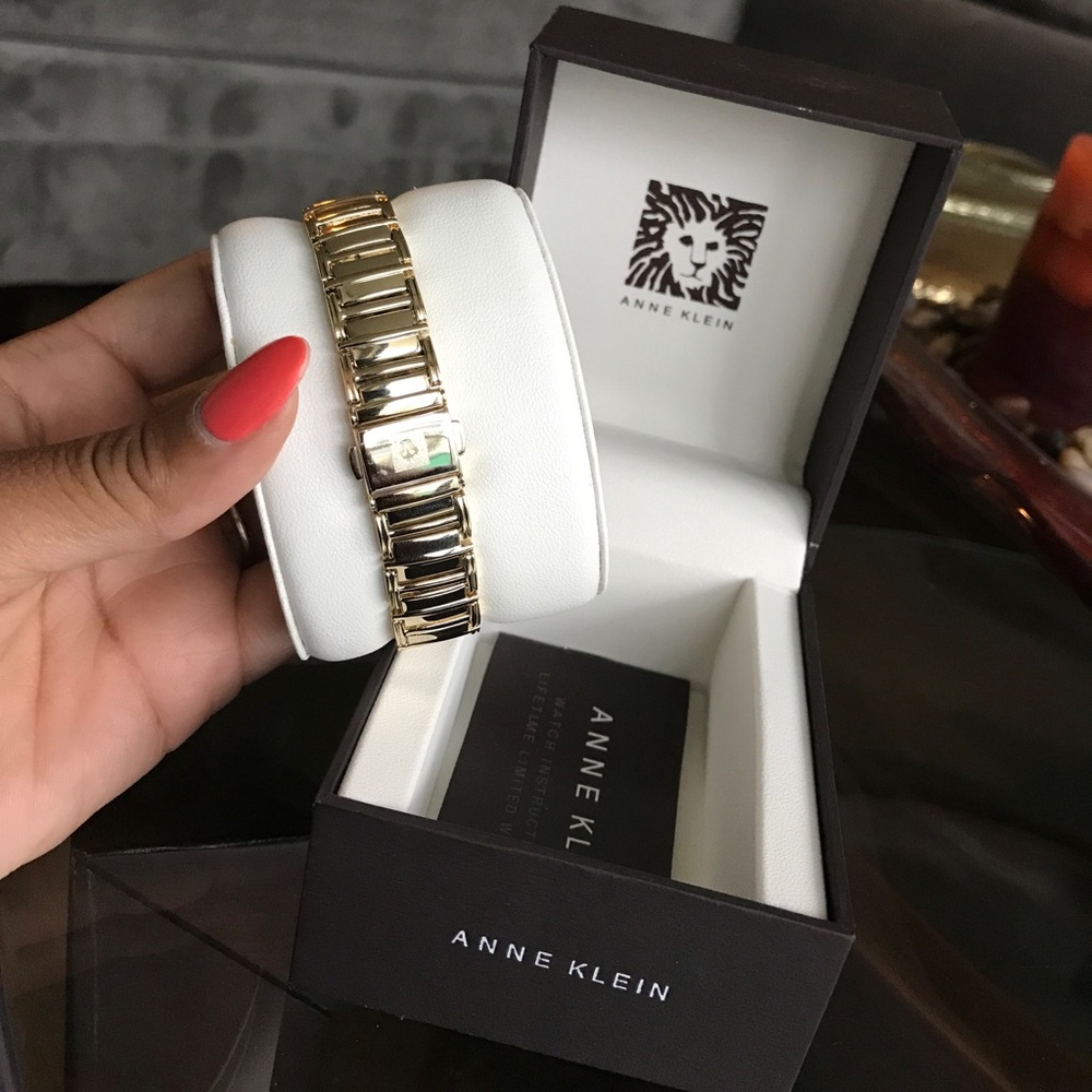 SOLD! ANNE KLEIN Gold Tone Bracelet Watch - Picture 3 of 6