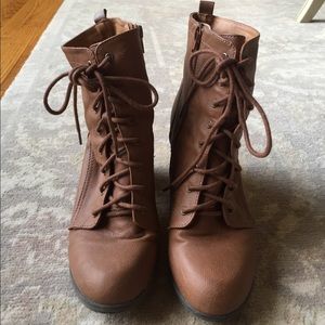 lace up booties