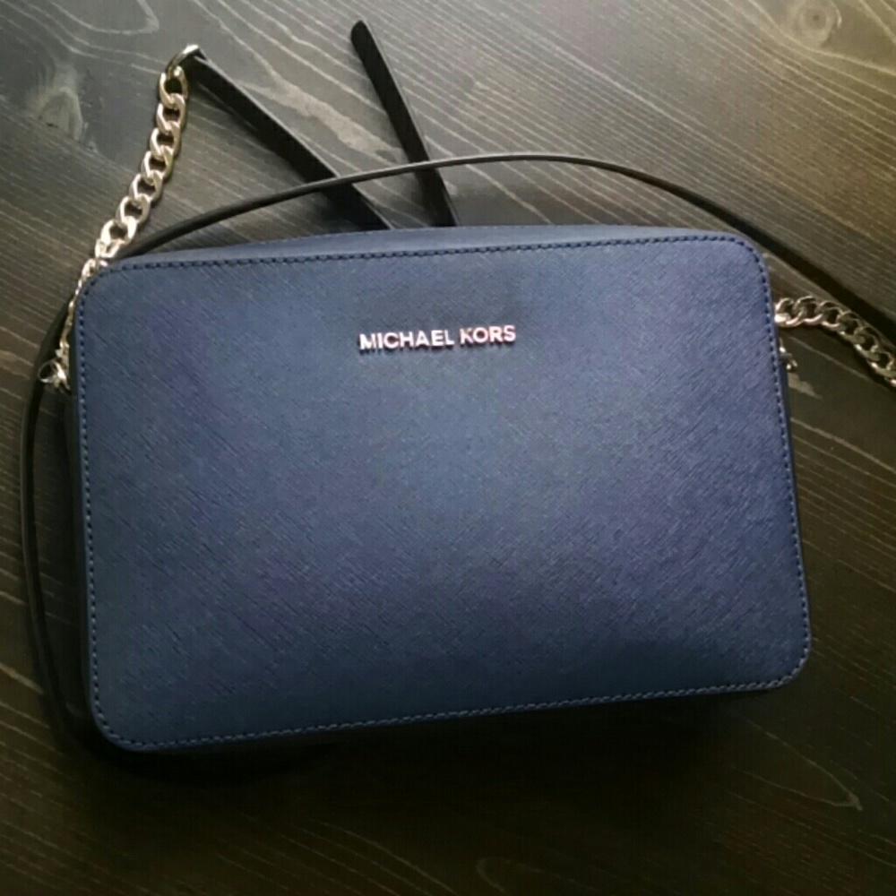 Michael Kors jet set crossbody