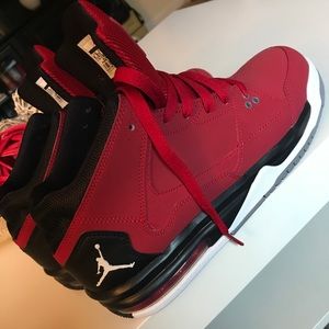 Jordan- 6.5 y  red & black