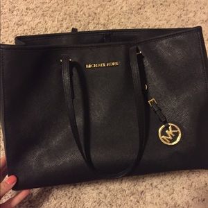 Black Mk bag. Barely used!