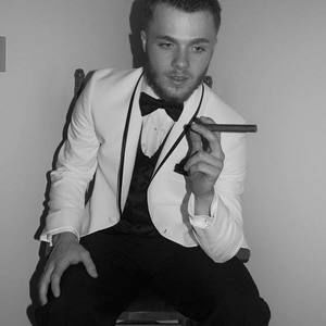 Meet your Posher, Arthur