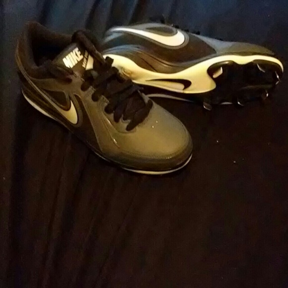 Cleats - Picture 2 of 4