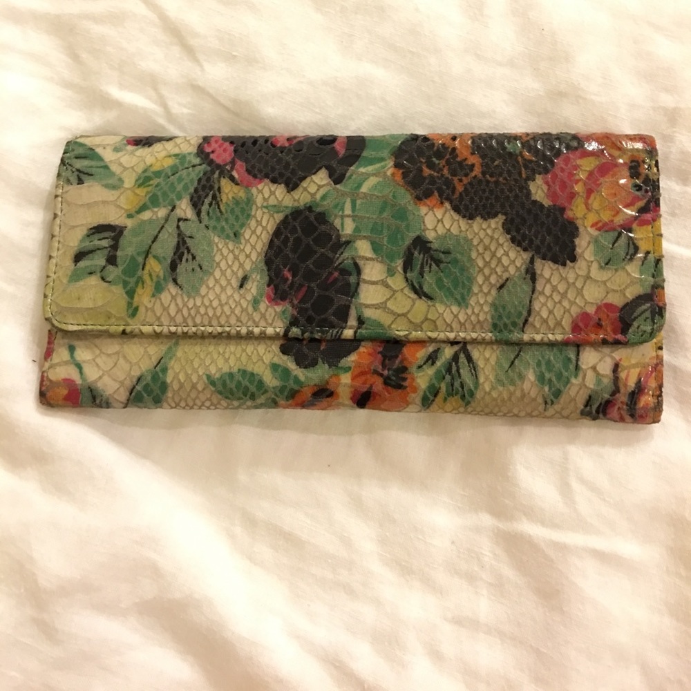 Hobo Sadie floral wallet/clutch; barely used