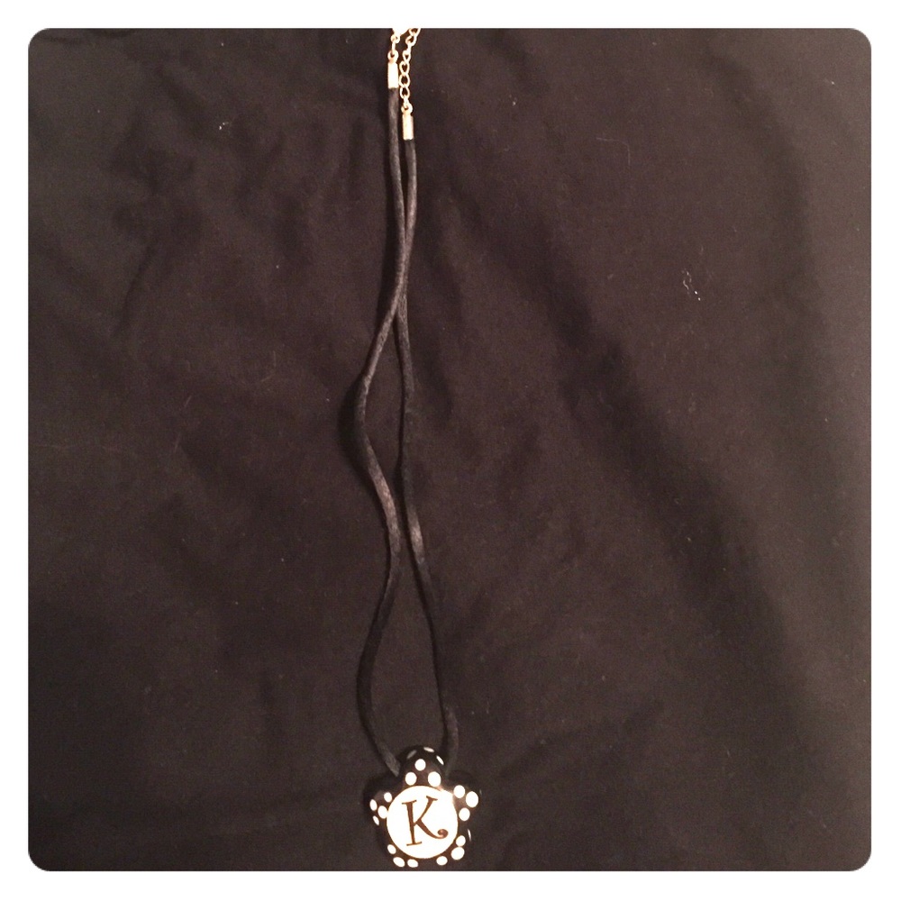 Boutique monogram necklace (K)