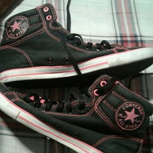 Black and pink converse