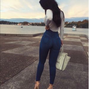 Fashion nova jeans size 9 W28